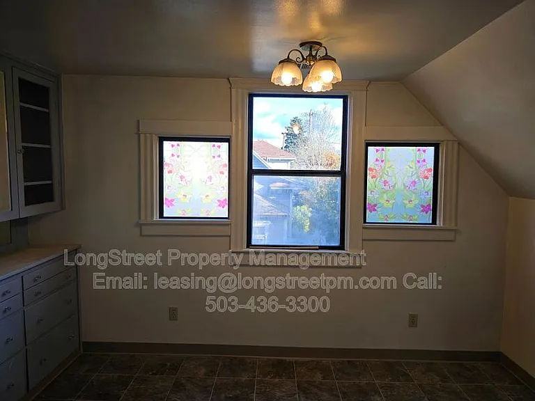 1052 SW Western Blvd #UPPER — Photo 9