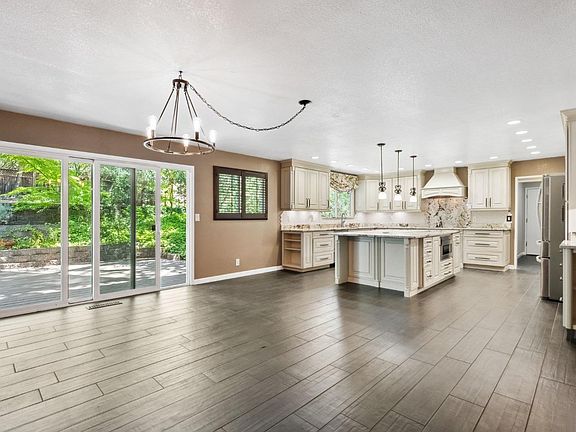 4th image of 2161 Arroyo Road