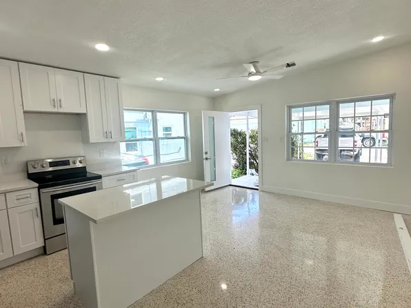 14147 Palm St #2, Saint Petersburg, FL 33708