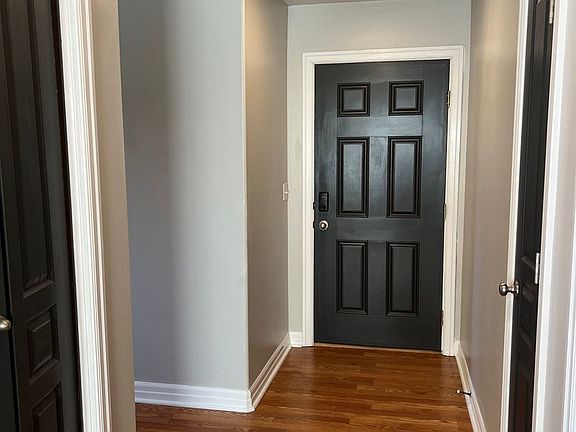 3rd image of 306 Oaktrail Dr
