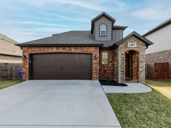 1407 Park St, Lowell, AR 72745