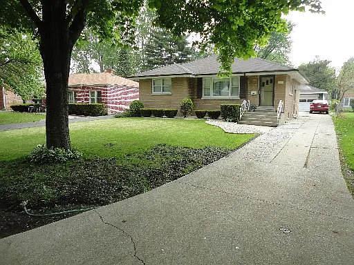 1531 Morris Ave photo 1