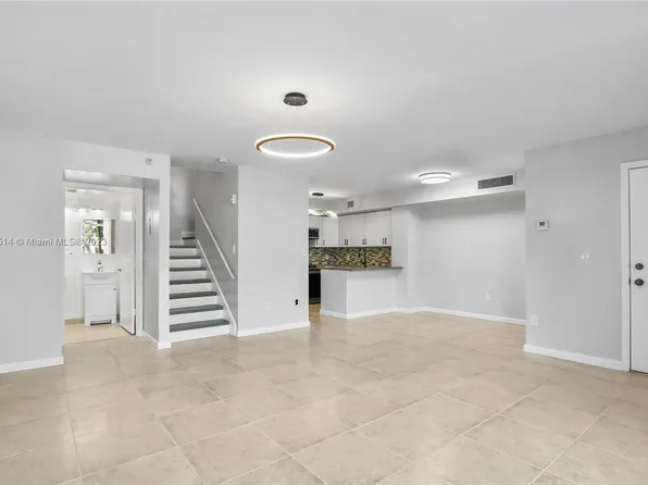 123 Yacht Club Way APT 103, Hypoluxo, FL 33462