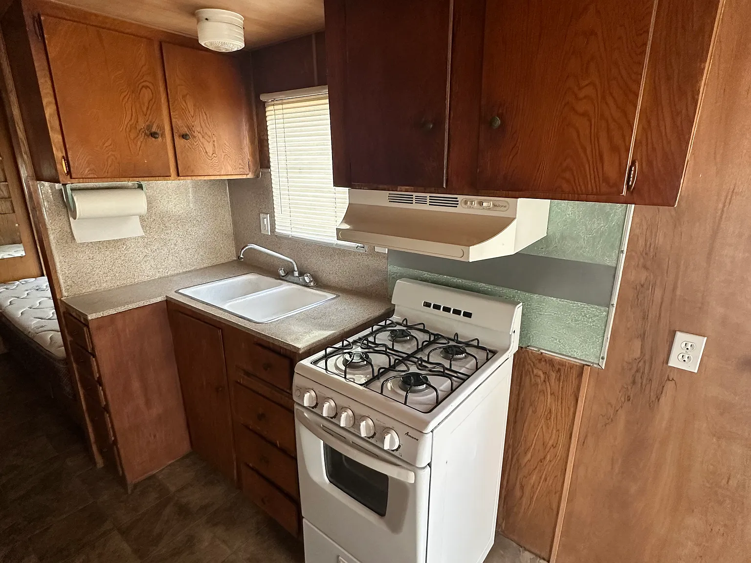 515 E Saint Andrew Pl — Photo 3