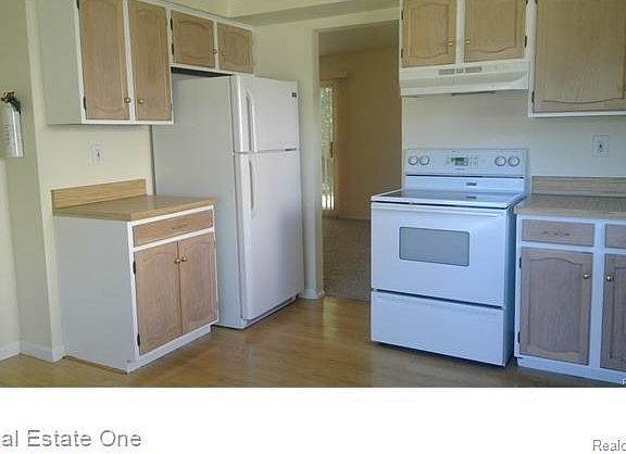 2nd image of 1864 Fleetwood Dr