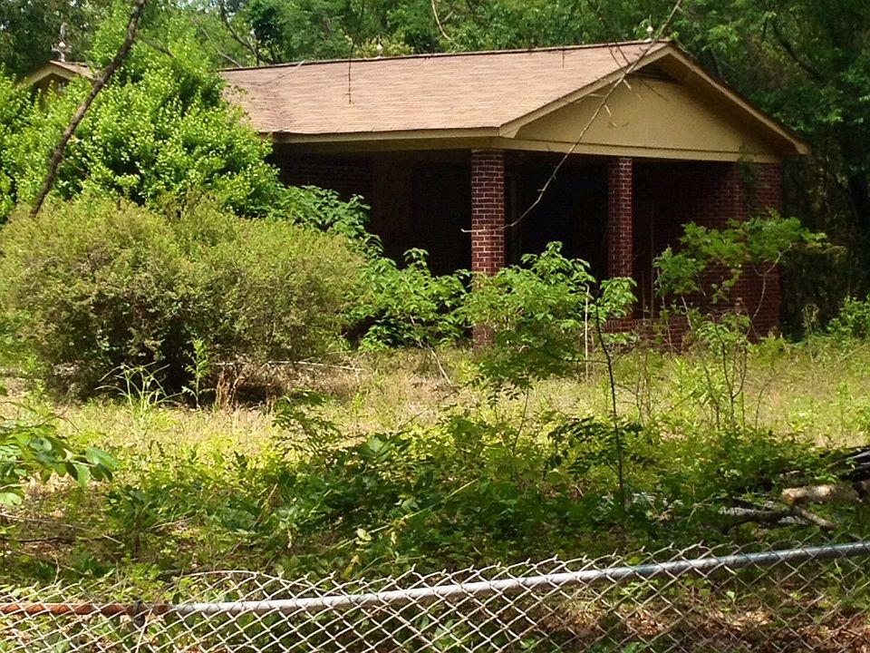 2nd image of 8114 Bluff Rd