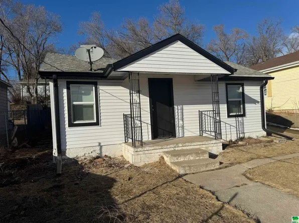 1821 Villa Ave, Sioux City, IA 51103