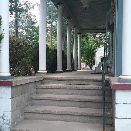5th image of 214 W Lincoln St