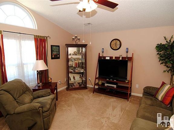 4th image of 410 Brecknock Ct