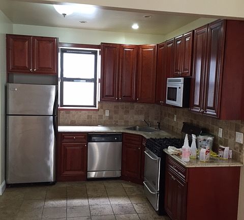 4th image of 61 W 106th St APT 5C