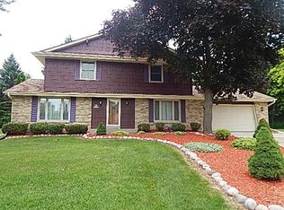 N81W14129 Eastwood Dr, Menomonee Falls, WI 53051