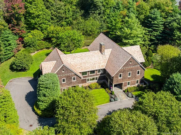 2 Hollow Ridge Road, Armonk, NY 10504