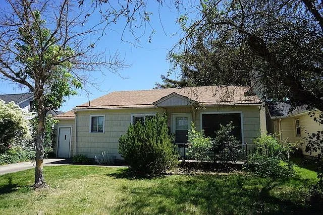 903 S Peach St photo 1