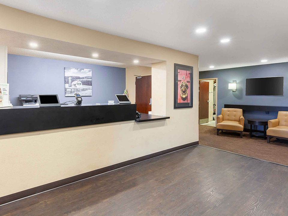 Lobby and Guest Check-in