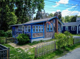 4 Spruce Ln, Bristol, RI 02809