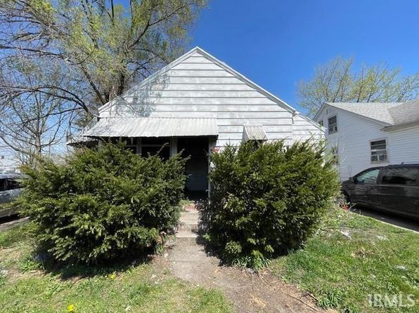 2521 Fredrickson St, South Bend, IN 46628