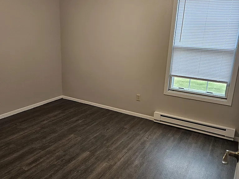 2035 Sylvan Way — Photo 3