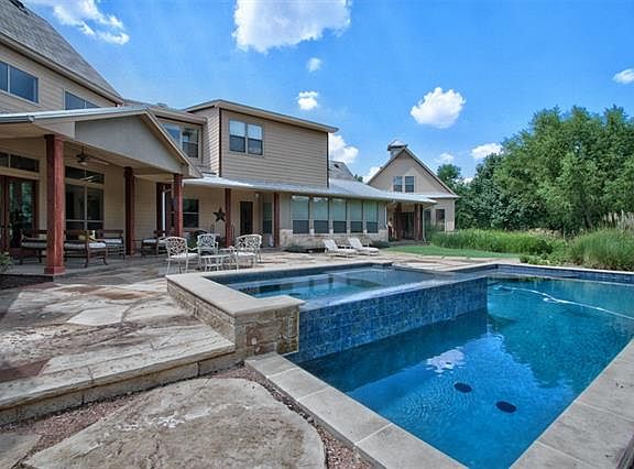 2nd image of 227 Pine Dr