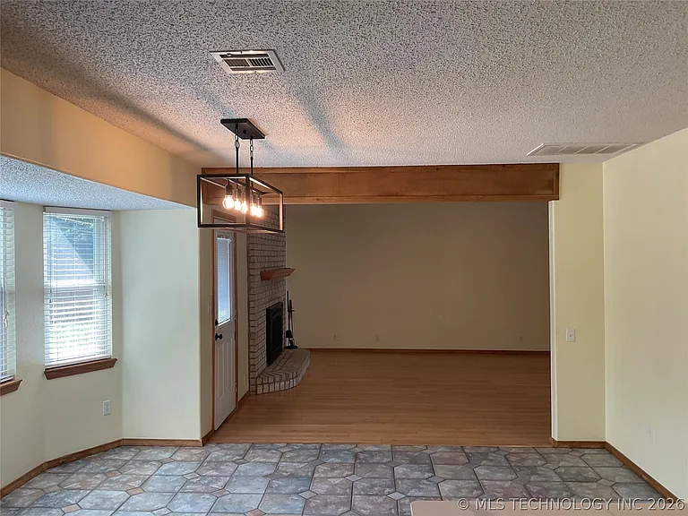 3209 Skylane Dr — Photo 7