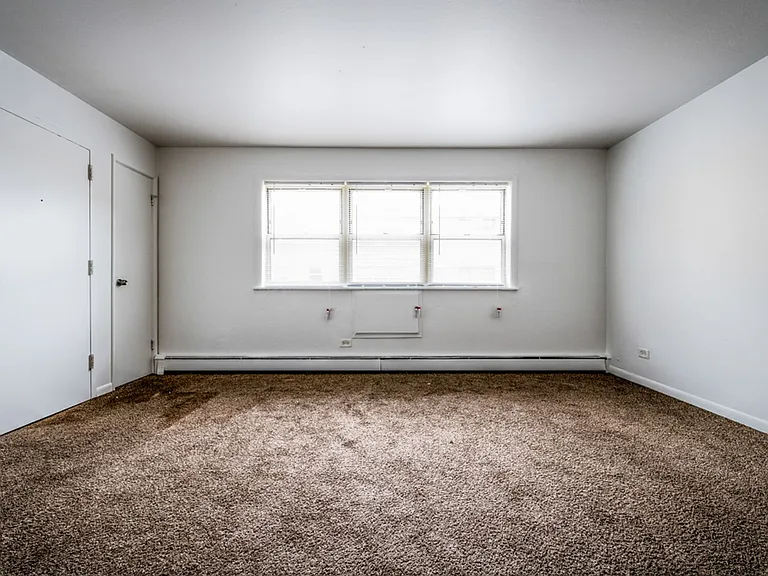8100 S Drexel Ave — Photo 22