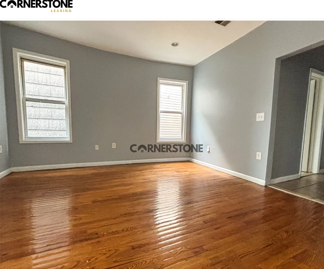 483 Avon — Photo 4