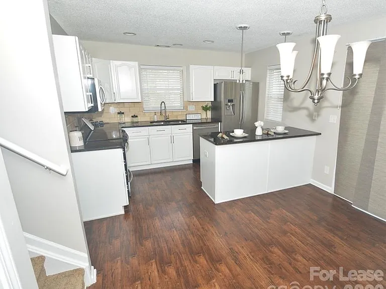 605 Mountainwater Dr — Photo 4
