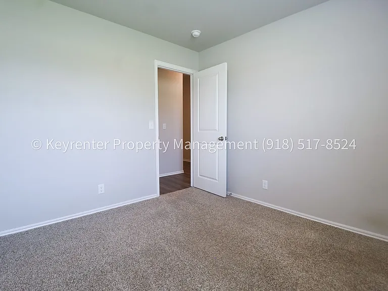 3313 N 23rd West Ave — Photo 12