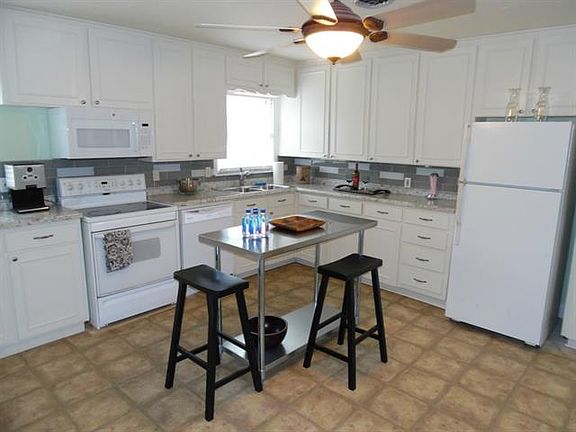 5th image of 3304 Leith Ave