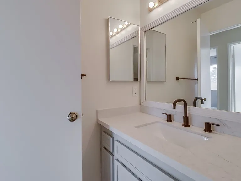3222 Old Bridgeport Way — Photo 25