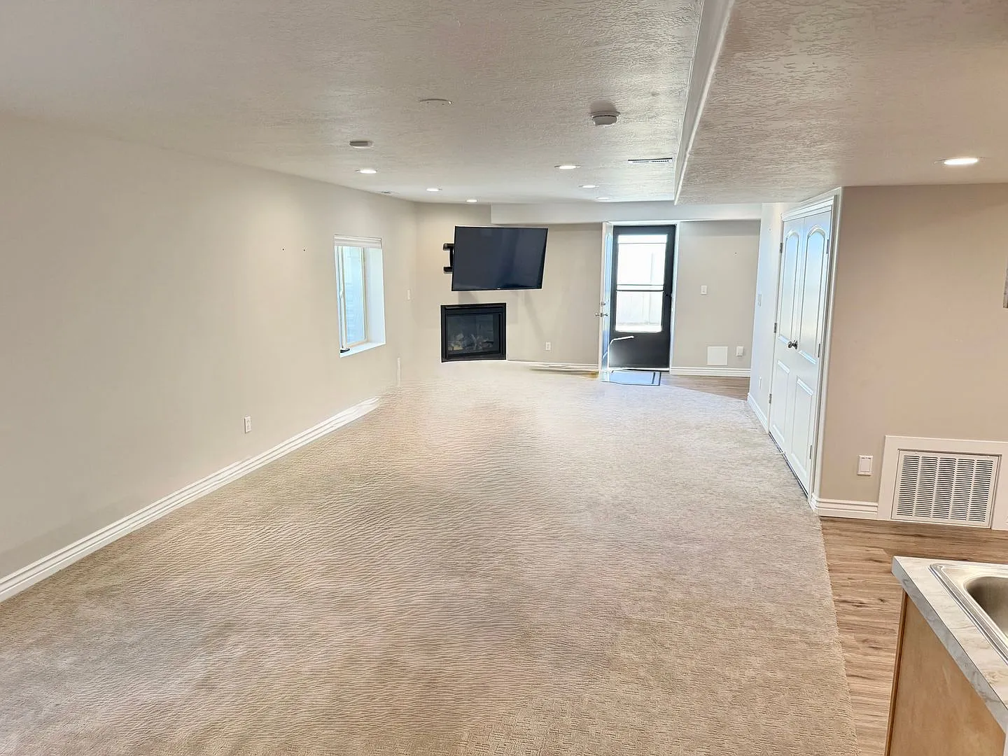 2 Bed / 1 Bath Basement Apartment Near Bangerter Highway - Private Entrance & All Utilities Included — Photo 4