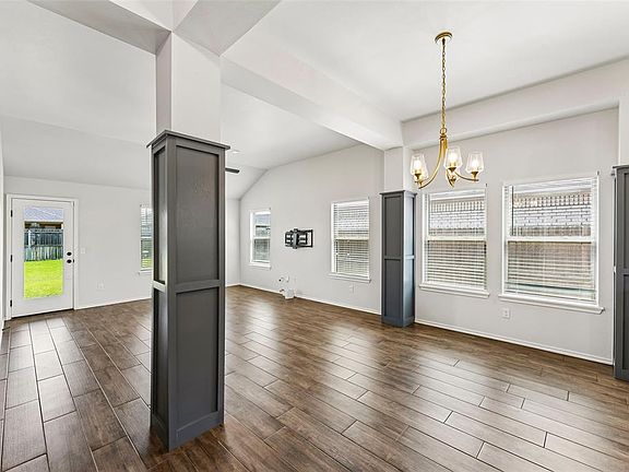 4th image of 3109 Red Cedar Way