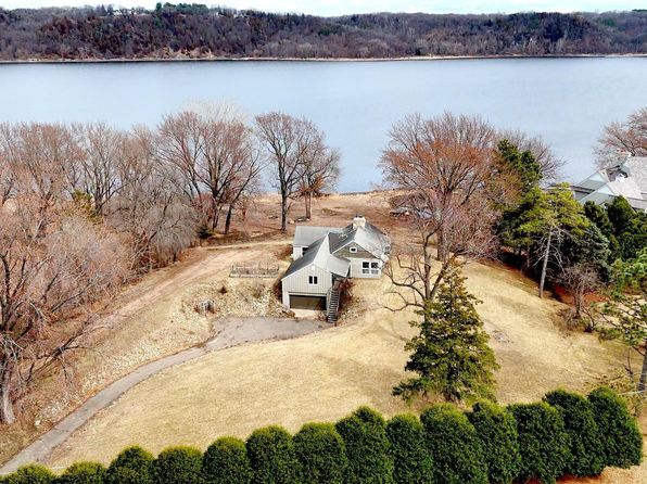 16 Point Rd, Bayport, MN 55003