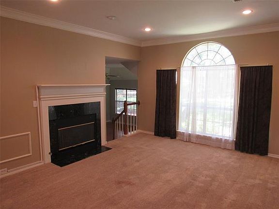 4th image of 840 Fernwood Ct