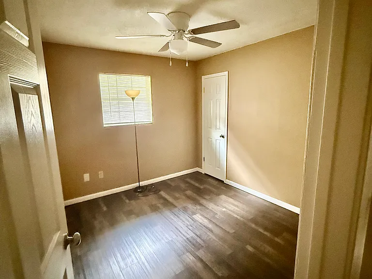 4631 Inwood Dr — Photo 11