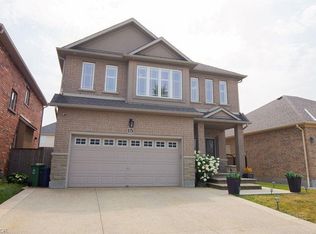 15 Meadowbank Dr, Hamilton, ON L9B 2Y9