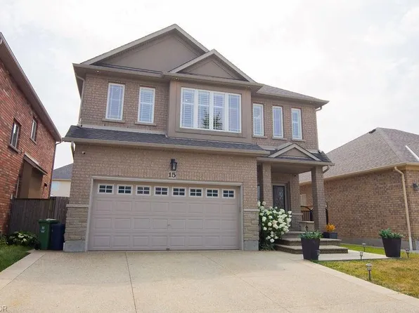 15 Meadowbank Dr, Hamilton, ON L9B 2Y9
