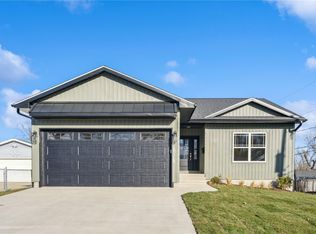 1110 Longview Dr, Marion, IA 52302