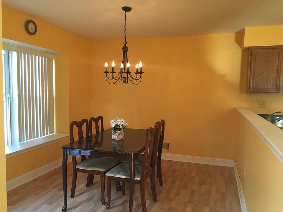 2nd image of 49 Whitby Cir