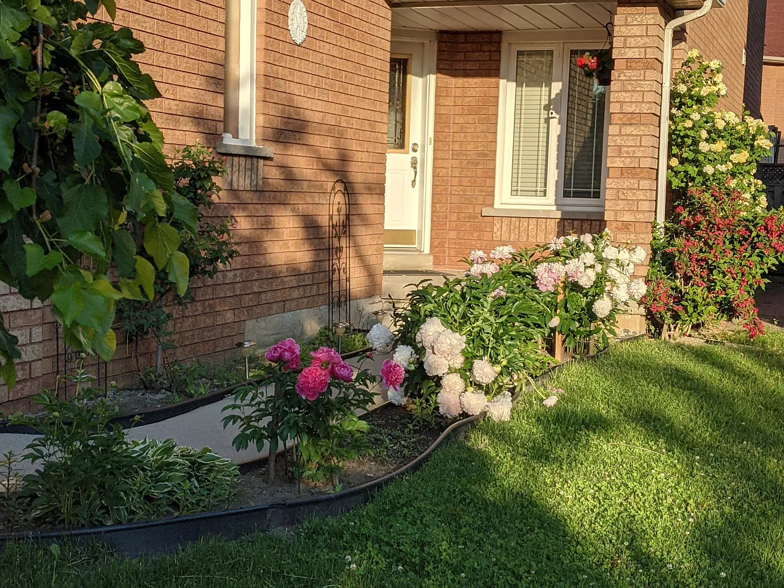 4 bed, $3,400 — Photo 2