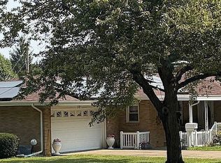 52 Benton Dr, Decatur, IL 62526