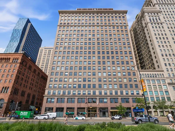 330 S Michigan Ave APT 1601, Chicago, IL 60604