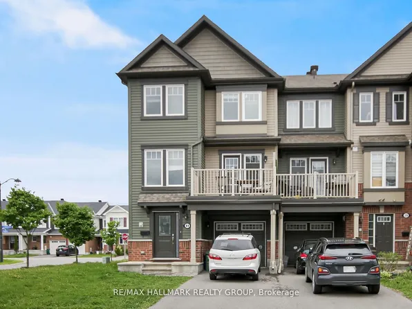 41 Maroma St, Ottawa, ON K4A 1A3