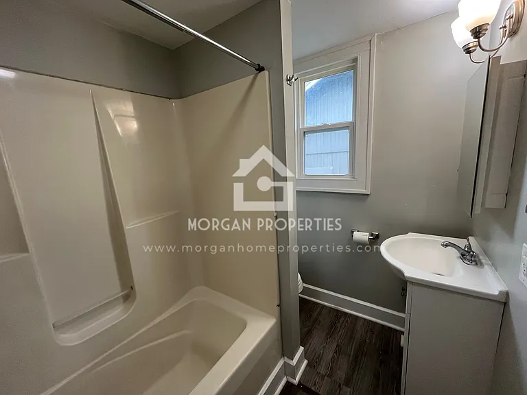 902 Park Ave — Photo 4