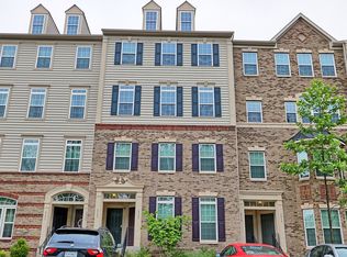 6942 Kona Dr, Gainesville, VA 20155