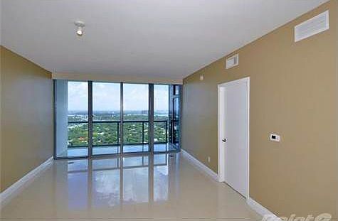 5th image of 601 NE 36th St APT 3205