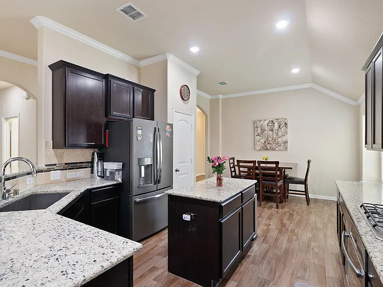 16609 Lincoln Park Ln — Photo 5