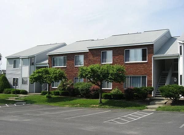 1st image of 303 Midway Ct