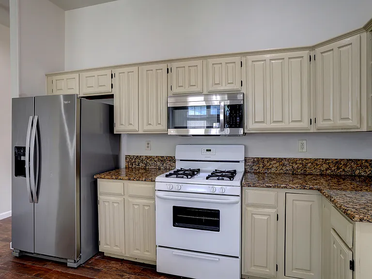 1821 Chattham Ct — Photo 15