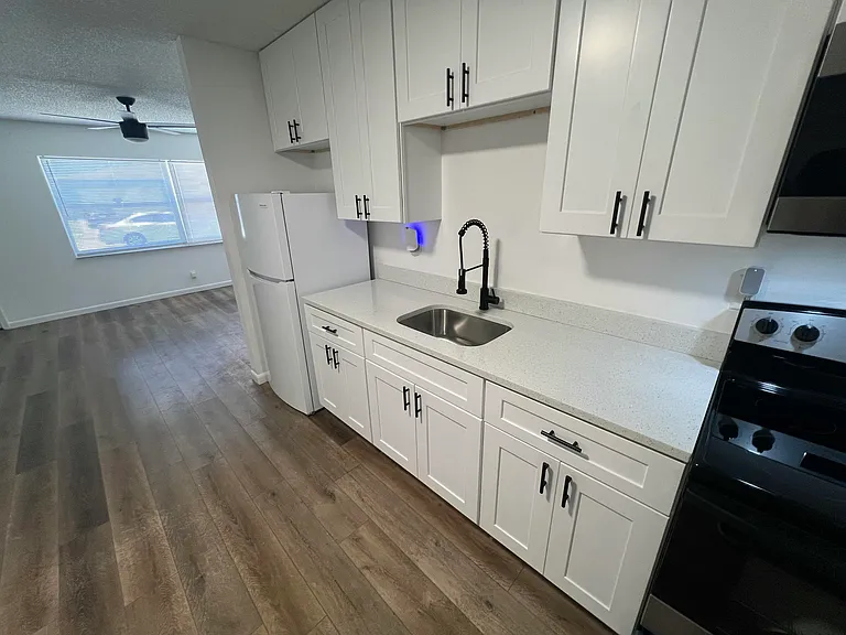 603 Clear Lake Ave — Photo 6