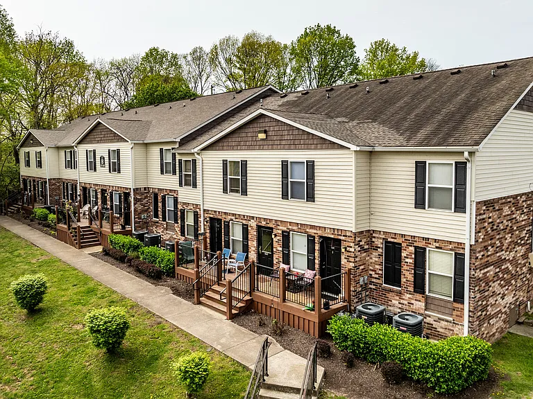 River Retreat Apartments — Photo 1
